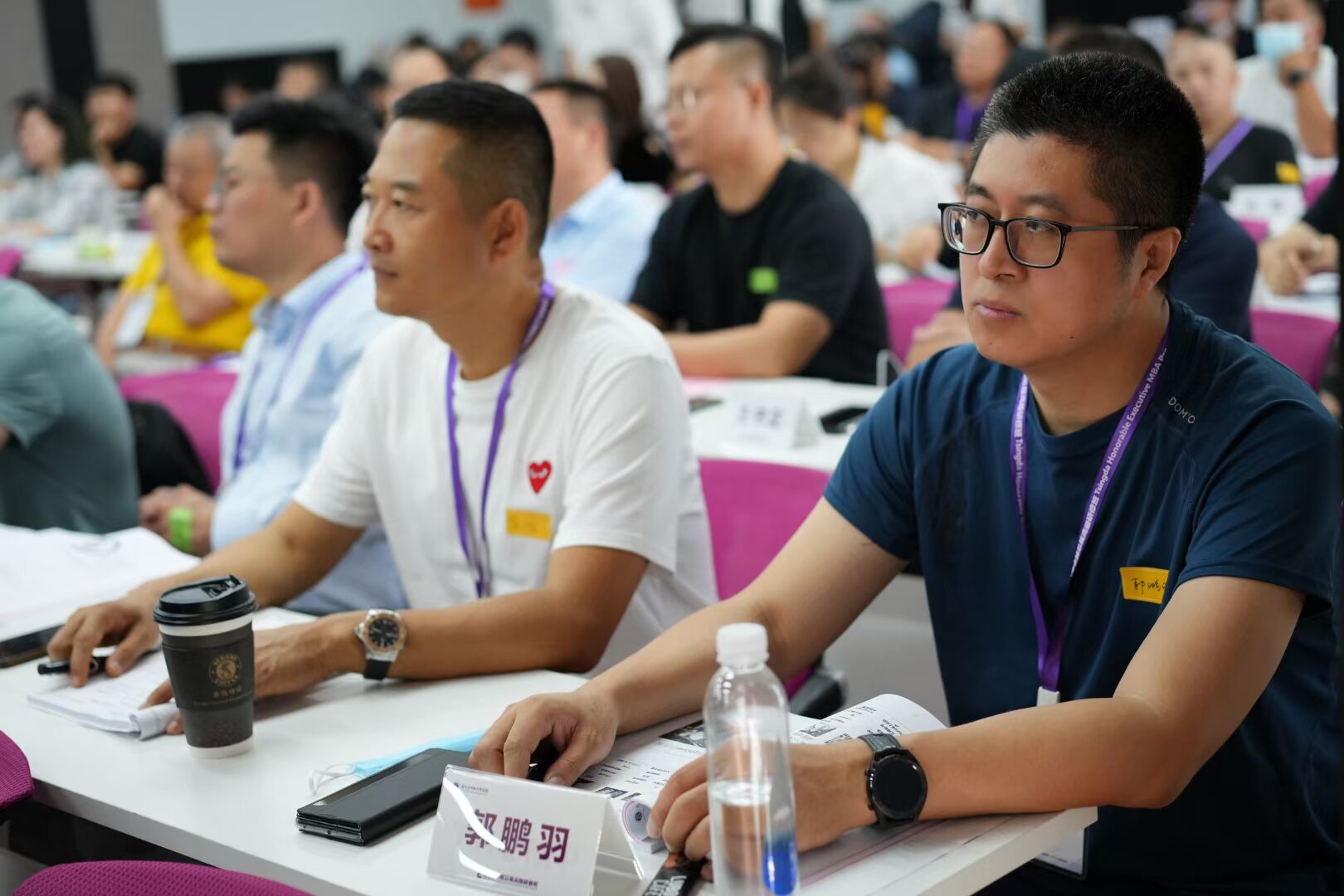 清大工商管理EMBA卓越總裁80班同學(xué)上課照片